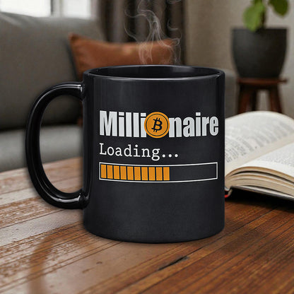 Bitcoin Kaffeetasse 325 ml auf dem Schreibtisch