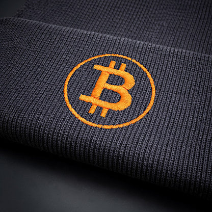 bitcoin beanie detail stick logo schwarz hochwertig stoff struktur
