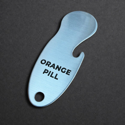 Rückseite eines Bitcoin Einkaufswagenlösers aus Edelstahl mit Gravur Orange Pill