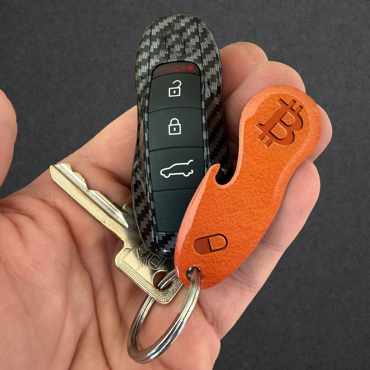 Bitcoin Einkaufswagenlöser aus Edelstahl in Orange Pill am Schlüsselbund befestigt für den täglichen Gebrauch