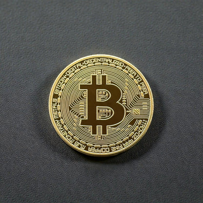 Goldene Bitcoin Münze liegend – Vorderseite