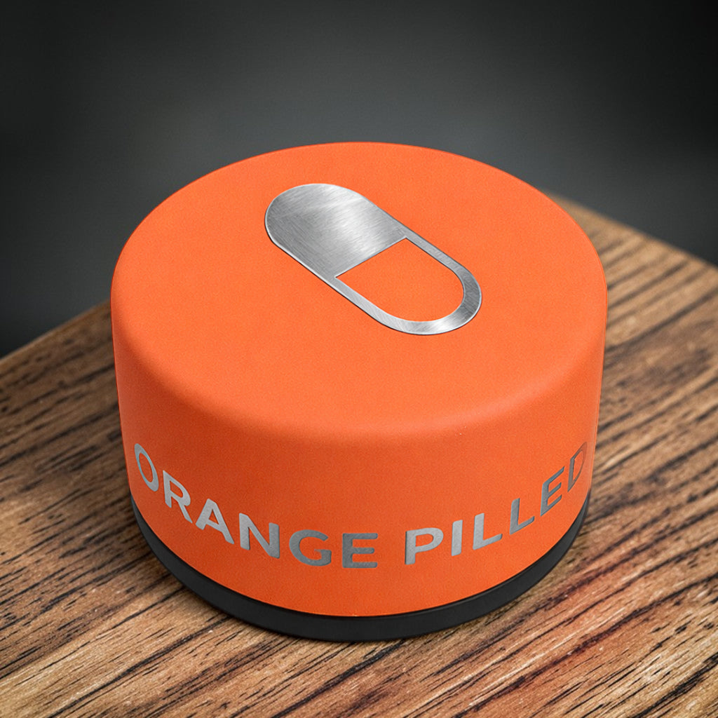 Detailaufnahme Deckel der Bitcoin Thermoflasche mit Logo orange pilled
